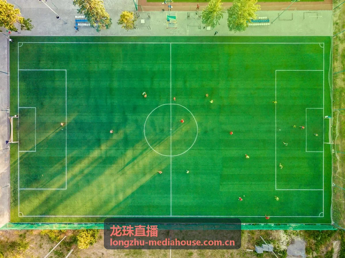 龙珠直播赛事制作幕后场景